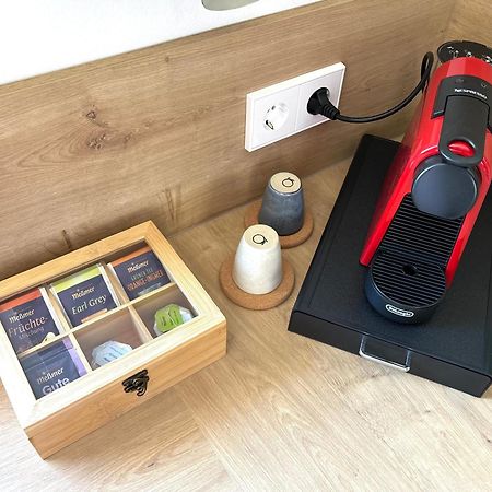 Gesamte Wohnung, Kueche, Parkplatz, Terrasse 바드벨링겐 외부 사진