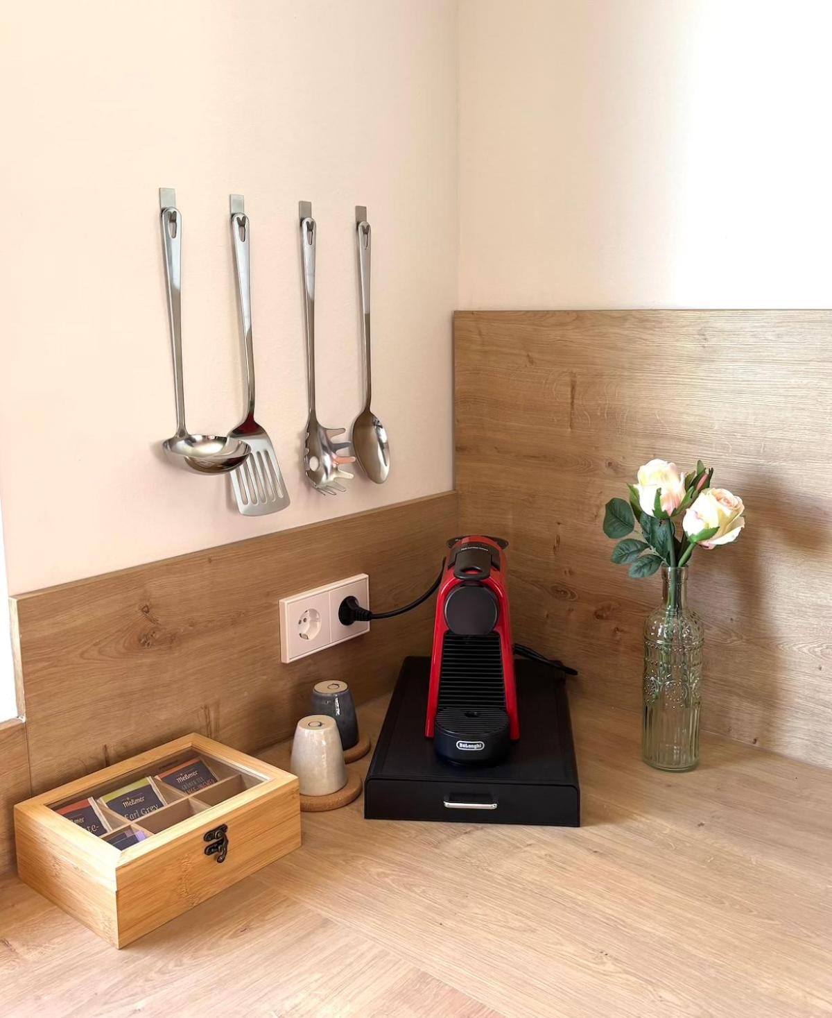 Gesamte Wohnung, Kueche, Parkplatz, Terrasse 바드벨링겐 외부 사진