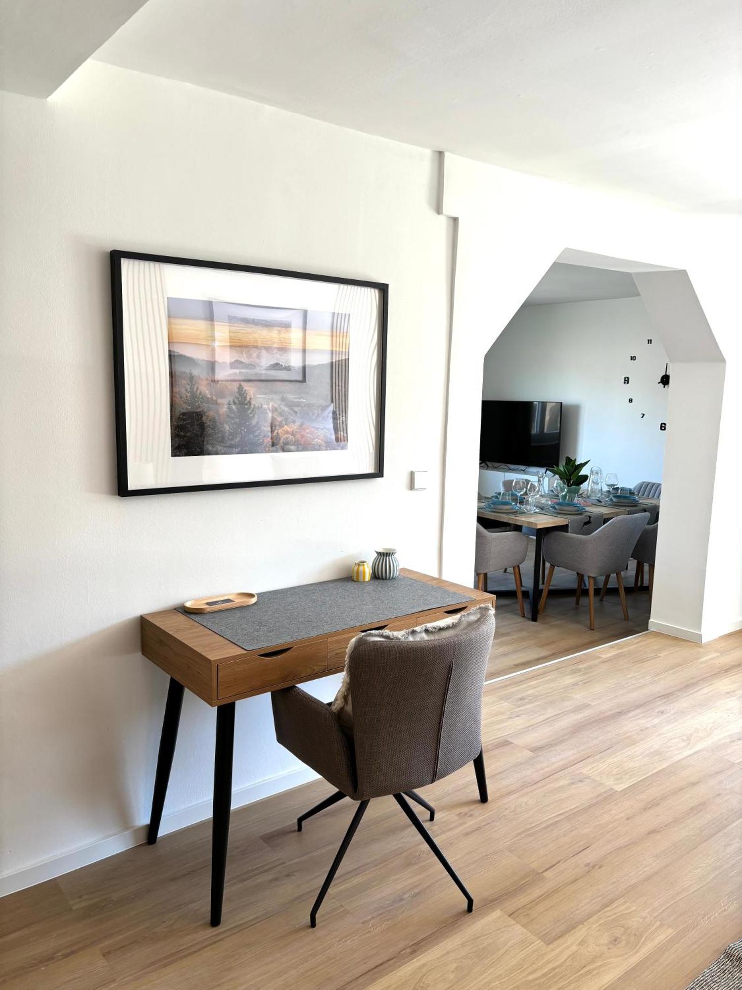 Gesamte Wohnung, Kueche, Parkplatz, Terrasse 바드벨링겐 외부 사진