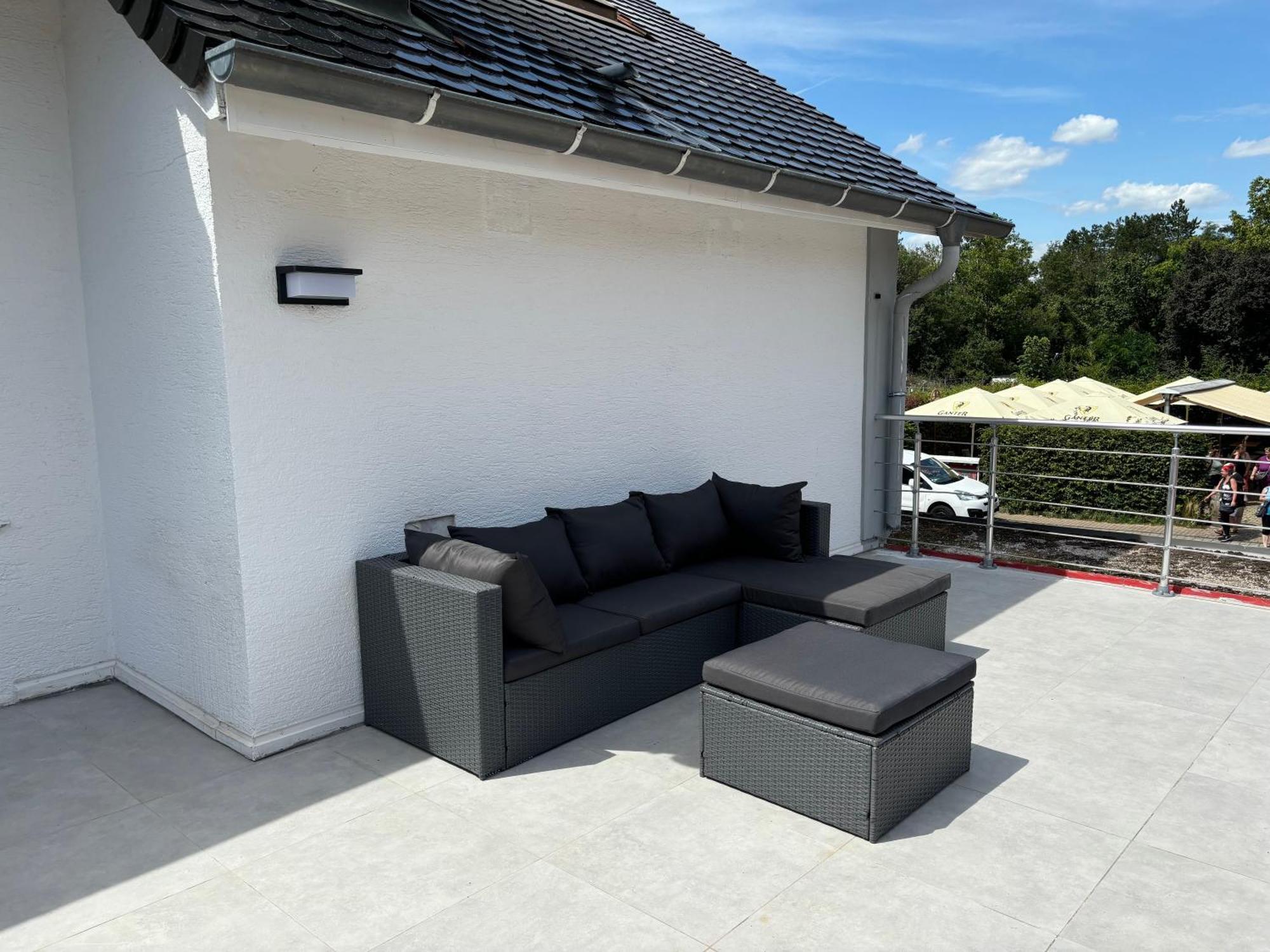 Gesamte Wohnung, Kueche, Parkplatz, Terrasse 바드벨링겐 외부 사진